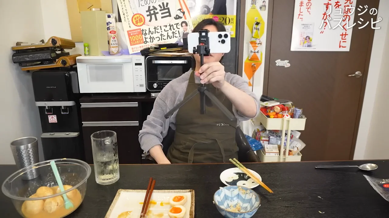 スタッフの試食：「もっとどぎついと思った」