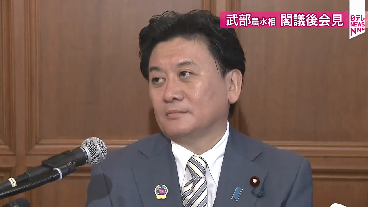就任直後の初動：当面の重要課題について説明を受ける
