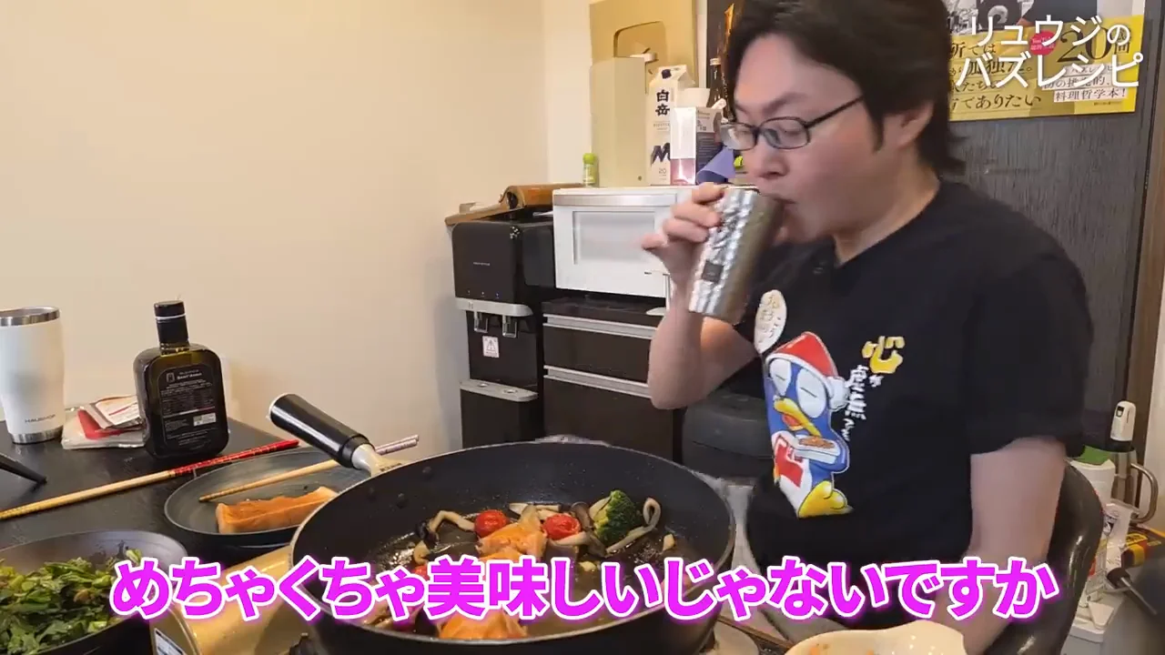 〆のパスタ：残ったスープを吸わせる
