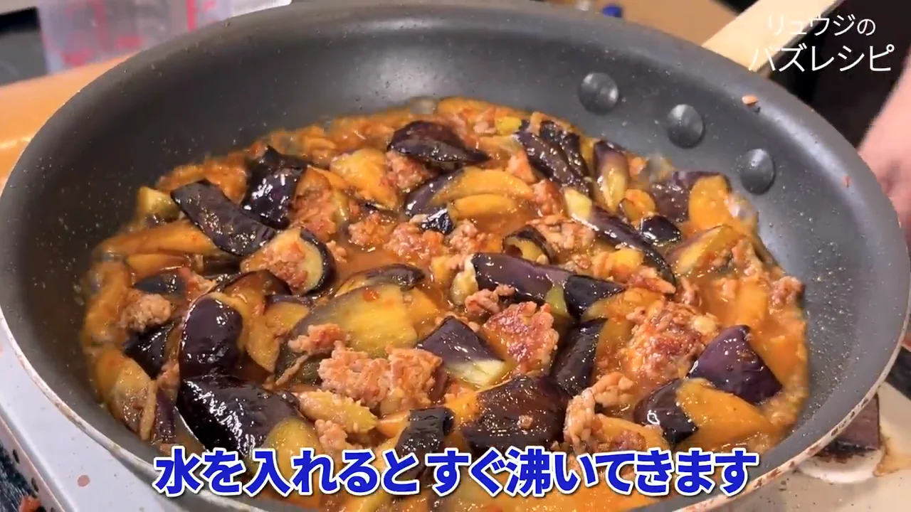 水で餡を作り、とろみは酒溶き片栗粉で