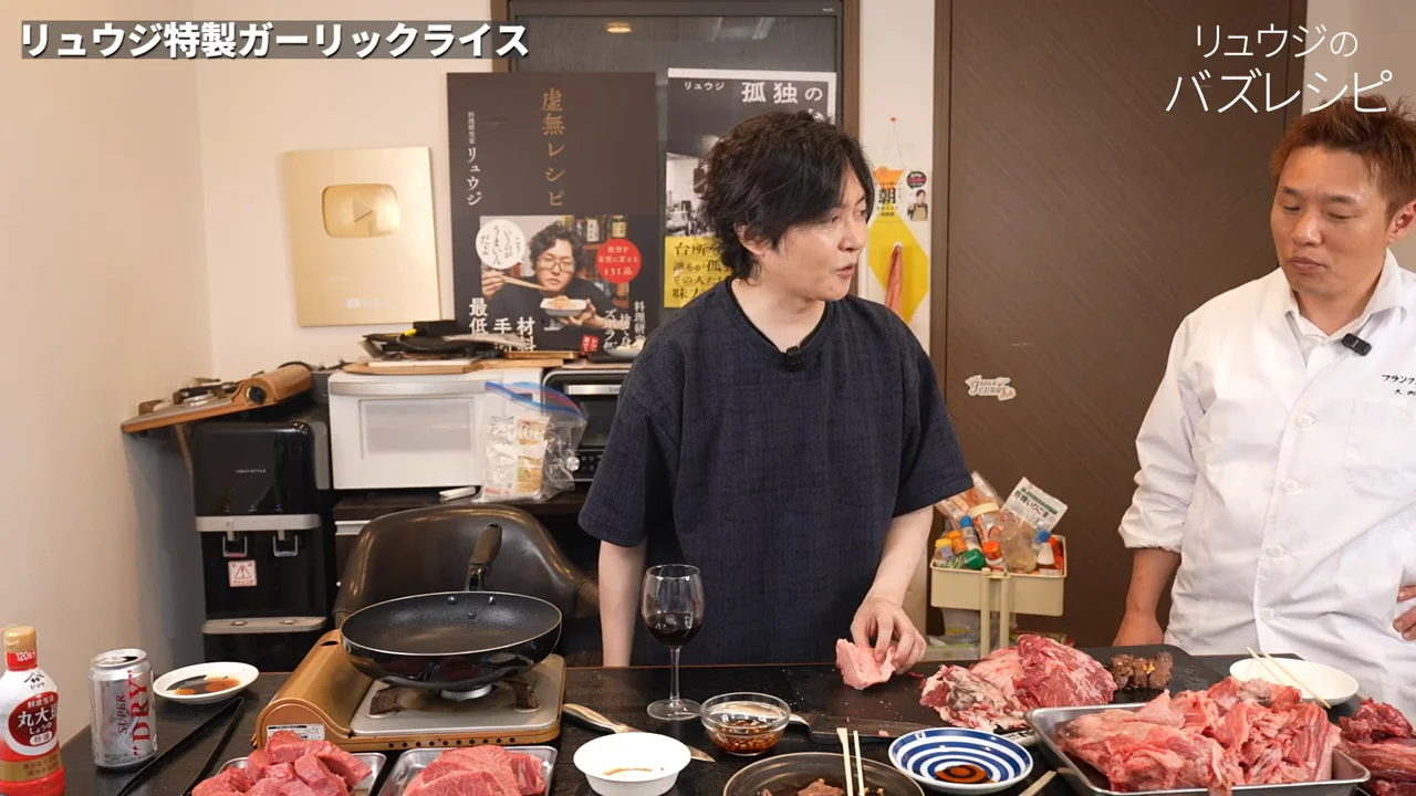 締めの「究極のガーリックライス」