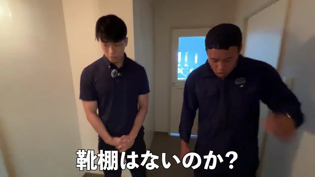 室内は意外と普通、レイクビューは首を90度曲げて