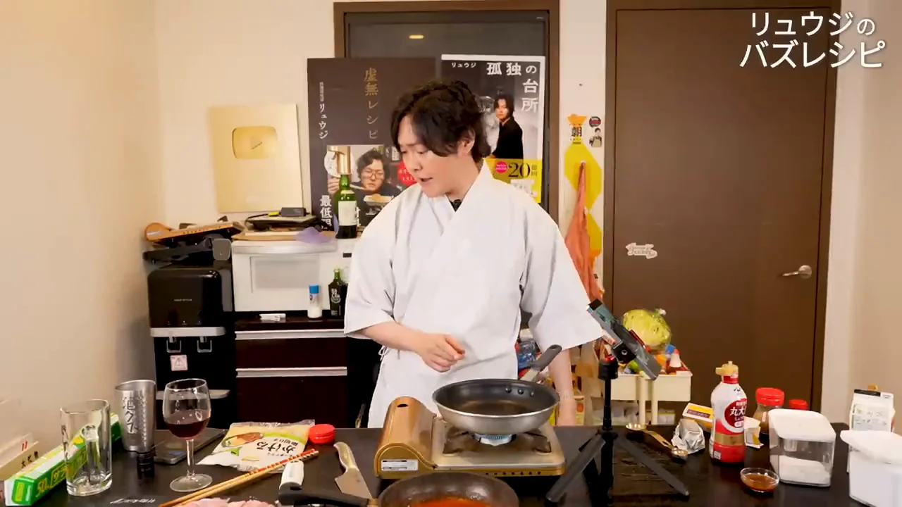 チキンを焼く：重しは使わず、蓋で火を通す