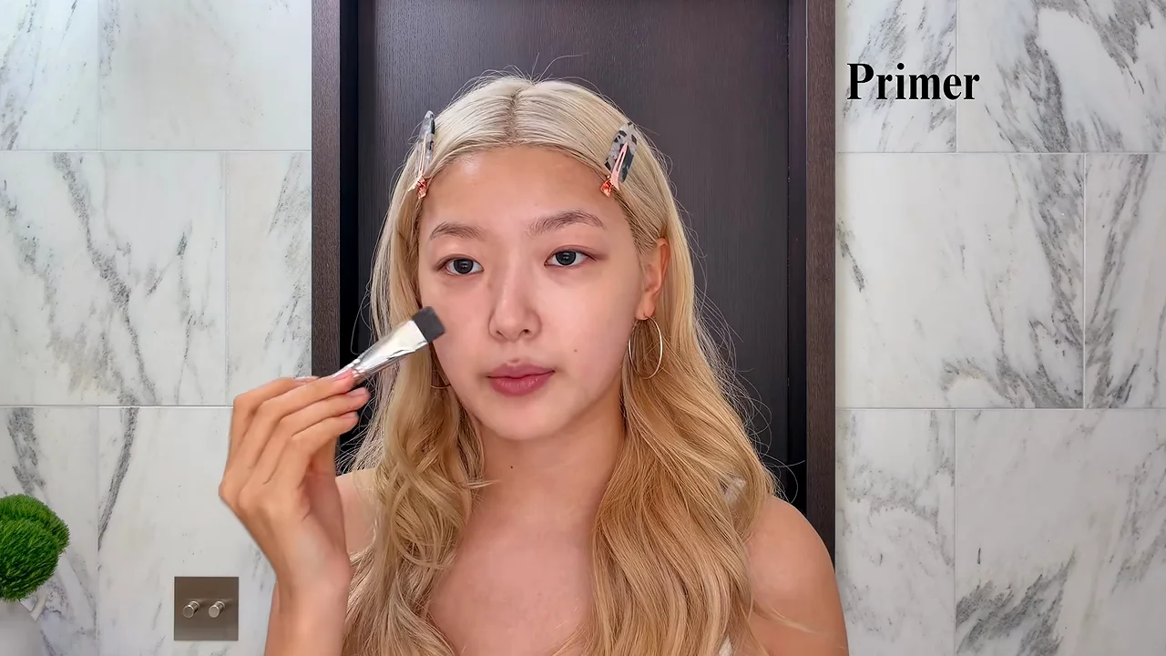 Base Makeup and Her Sister's Advice
