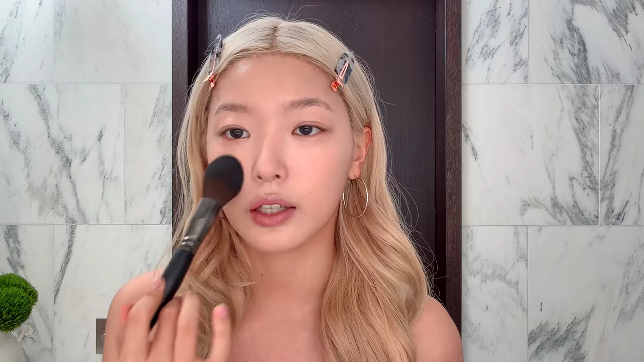 How Her Makeup Changed After the Move