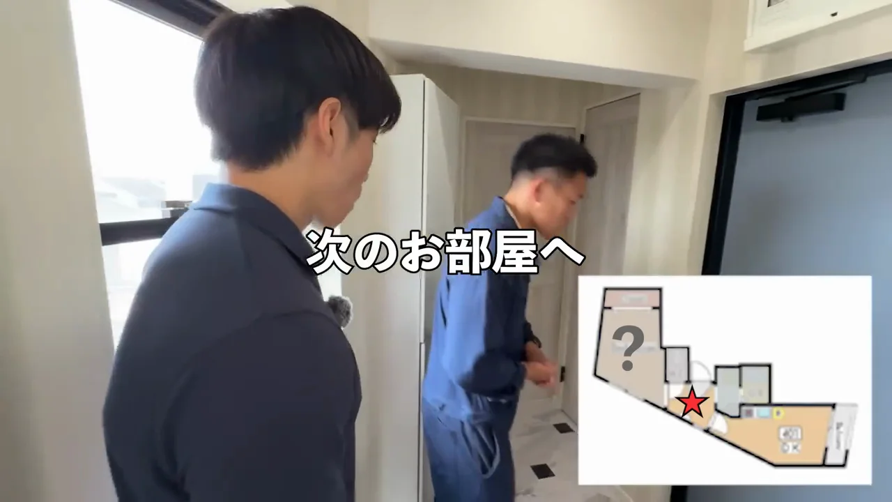 洗面所:これまでで最小の洗面台と後付けの鏡