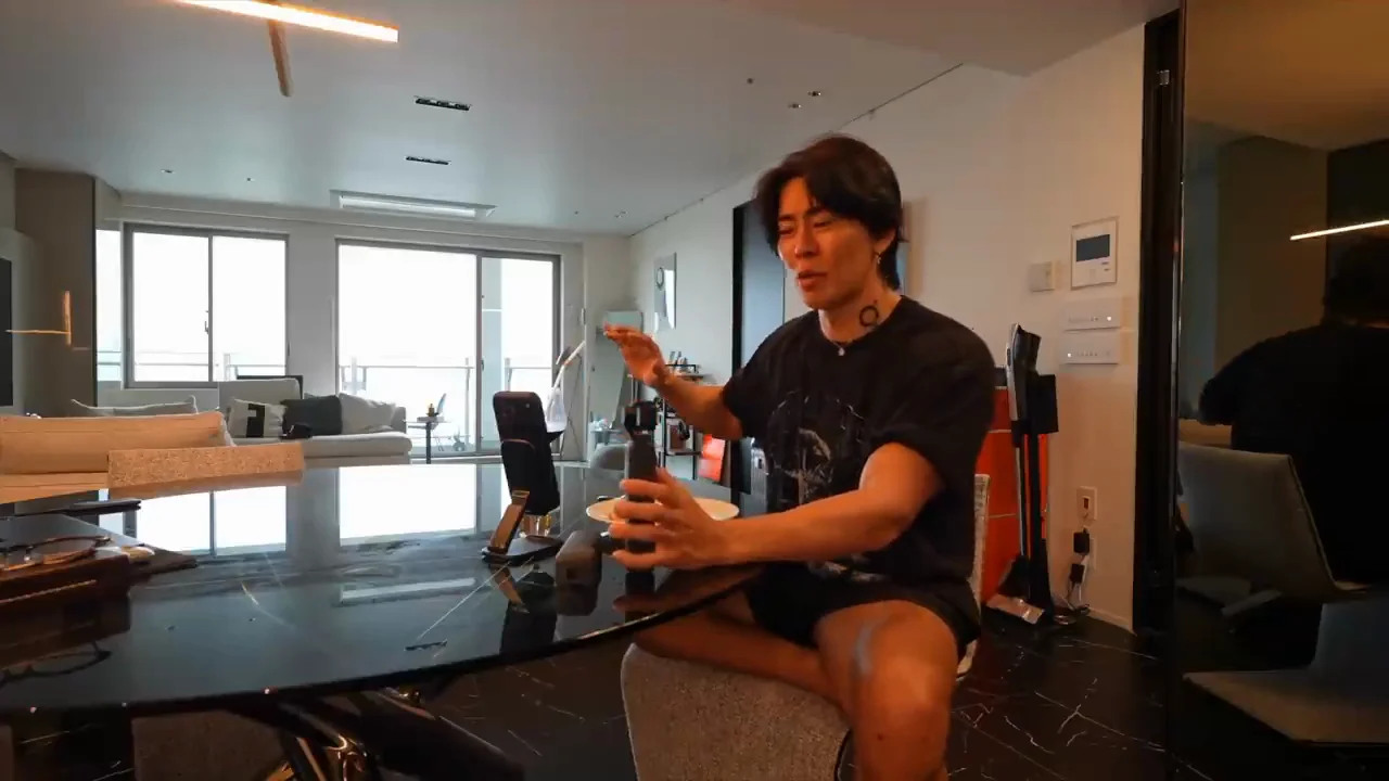 スマホやアクションカメラとの違いは暗所性能と表現力