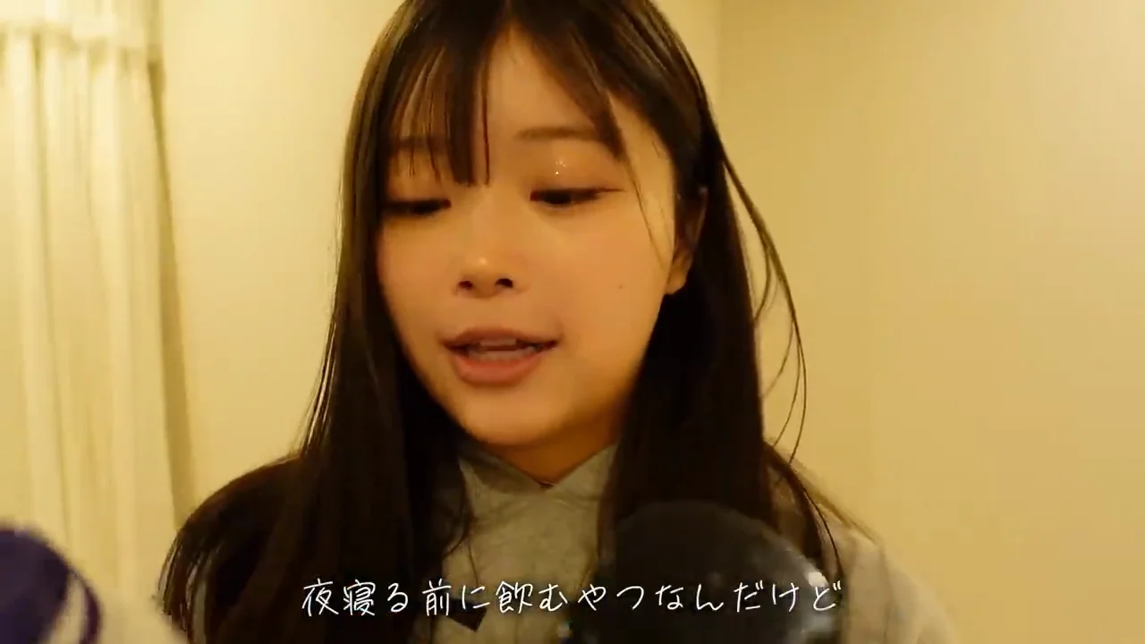 寝室:厳選したサプリと加湿器