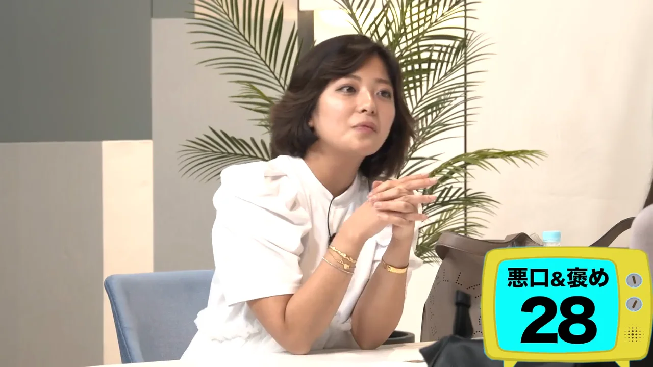 芸人の名前を挙げて褒める森脇と、ことごとく否定する井口