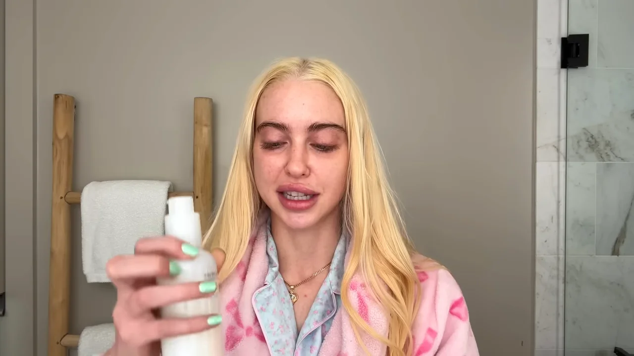 Cleansing and exfoliating without tugging